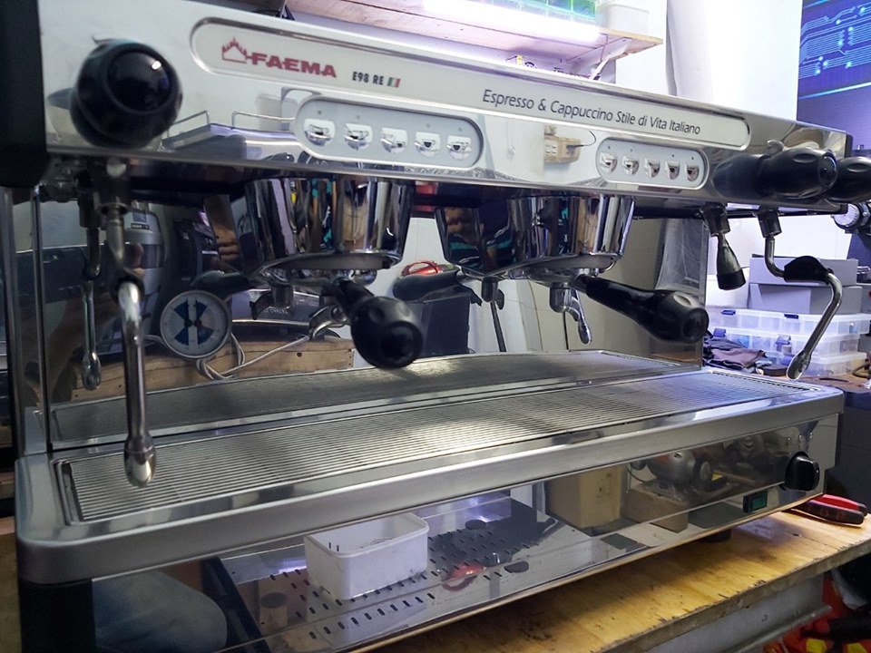 Dịch vụ chuyên thu mua máy pha cà phê cũ cần thanh lý tại TPHCM. - 1